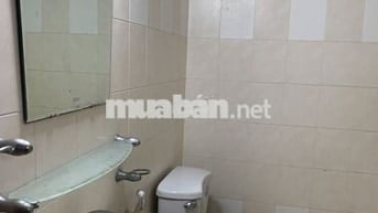 Cho thuê văn phòng lầu 2 mặt tiền đường Hoa Phú Nhuận