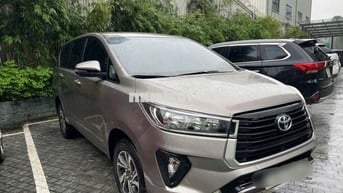 Toyota Innova 2022 E 2.0 MT - 50000 km