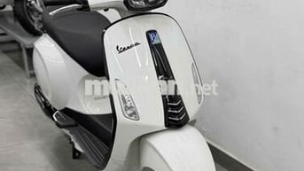 Vespa sprint 2019ABS đèn lét bstp ,chính chủ