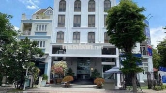 CHO THUÊ TOÀ NHÀ 212B NGUYỄN TRÃI QUẬN 1 - 1 HẦM 5 TẦNG - DTSD 860m2