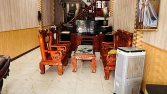 Mã Lò Cạnh Tên Lửa, Nhà Riêng 4 Tầng, 4x18m, 4PN, Hẻm 8m Thông, 7.3 tỷ