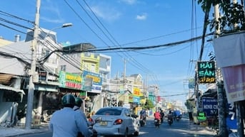 Mã Lò Cạnh Tên Lửa, Nhà Riêng 4 Tầng, 4x18m, 4PN, Hẻm 8m Thông, 7.3 tỷ