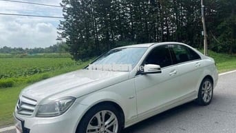 gd cần bán mercerdes c200 AMG