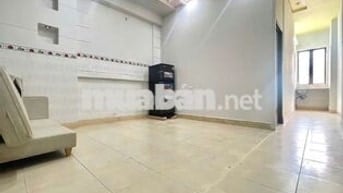 CHO THUÊ 1 PHÒNG 39,8M2 MỚI ĐẸP CÓ NỘI THẤT MT NGUYỄN THỊ THẬP GẦN CHỢ