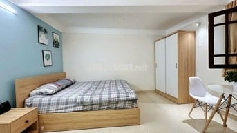 Cho thuê căn hộ full nội thất cửa sổ thoáng, thang máy, mặt tiền,  Q3