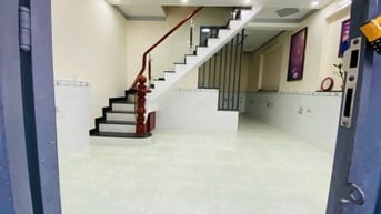 🏡 NHÀ LẦU TRỆT – VỊ TRÍ ĐẸP GẦN CỤM TRƯỜNG HỌC & SÂN VẬN ĐỘNG ĐÔNG HÒ