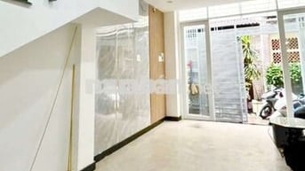 Bán nhanh:  6.1tỷ. Nhà mới keng.4  tầng.5PN.3WC. Dt:4×14.Xem là chốt