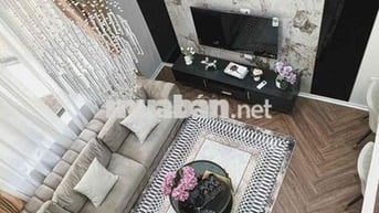 Chính Chủ cần chuyển nhượng lại căn hộ 200m2 duplex- mặt phố lý văn ph