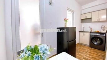 CĂN HỘ 1 PHÒNG NGỦ CÓ MÁY GIẶT RIÊNG CỬA SỔ LỚN FULL NỘI THẤT GẦN CHỢ