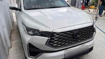 Toyota Innova Cross 2.0HEV - 225Tr Trả trước