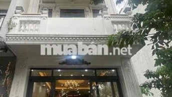 BÁN NHÀ SHR NGAY CHỢ TKTQ. SỔ VUÔNG VỨC 0 LỘ GIỚI. Ô TÔ NGỦ TRONG NHÀ