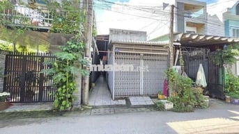 Nhà 123m cấp 4 gác lửngbđường thông gần chợ Đông Hòa Dĩ An