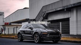Porsche Macan 2021 màu đen ghế đỏ cực đẹp