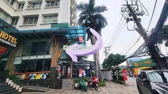 Cho thuê mặt bằng lầu 1 khách sạn, view và ngay ngã tư cầu phú mỹ