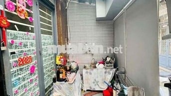 Bán nhà hxh cmt 8 gần cv lê thị riêng 38m2 5 tầng hẻm thông xe hơi