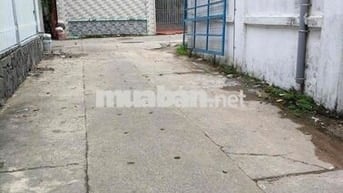 nhà 2 tầng đẹp kèm theo lô đất bên cạnh giá tốt