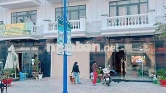 CHÍNH CHỦ CẦN BÁN GẤP NHÀ 1 TRỆT 2 LẦU 100M2 NGAY TRUNG TÂM BÀU BÀNG