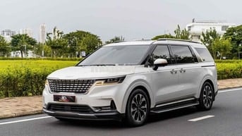 Carnival Signature 3.5 xăng Sx 2023 màu trắng