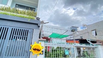 Bán nhà chưa qua đầu tư ngay đường 50, Hiệp Bình Chánh. DT 100m2 MT 5m