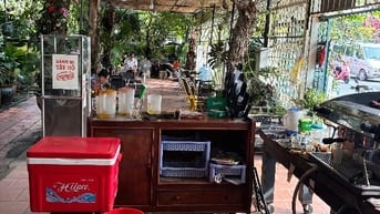 Phụ quán caffe ca sáng từ 6.30-15g. Nhanh nhặn 