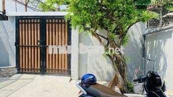 NHÀ 2 LẦU SÂN VƯỜN 6X21, 4PN 3WC KHU CƯ XÁ ĐIỆN LỰC, NGÃ TƯ BÌNH THÁI