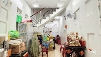 Nhà mặt tiền kinh doanh, đường rộng lề 4m