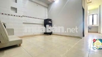 CHO THUÊ PHÒNG 40,9M2 2PN 1WC FULL NỘI THẤT MẶT TIỀN NGUYỄN THỊ THẬP