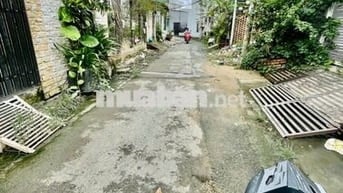 Đất tại Lê Văn Lương. 83m2. Sổ hồng riêng. XD tự do. MT 6M, HXH