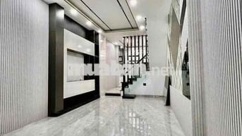 Nhà Mới Sạch Sẻ DT 180m2 1Trệt 2Lầu 3Pn 2Wc Sân Thượng Hẻm Xe Tải