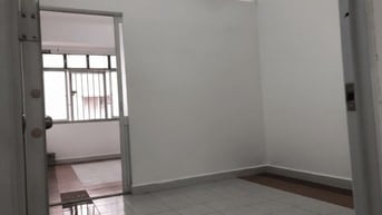 "chung cư nguyễn kim quận 10 lô R lầu 2 thang bộ 50m 2 phòng ngủ"