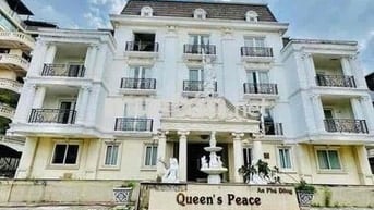 Nhà Chung Cư Tầng Trệt DT 100m2 Có Sân Sau 2Pn 2Wc Bảo Vệ Hồ Bơi Tenic