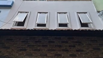 3PN, 3WC. Hẻm xe hơi Bà Hạt - Nguyễn Kim, Q10. DT: 3.8x10m, 2 lầu ST