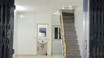 Cho thuê nhà ngõ 93 Nghĩa Dũng, DT 30m2 + lửng, ngõ nông, gần chợ