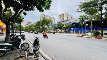 Chính chủ cho thuê nhà 50mx5 tầng mặt phố Nguyễn Phong Sắc, Cầu Giấy