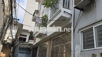 Gấp! Bán Nhà Linh Đàm, Giá 8.5 tỉ, DT 46 m2, 4 tầng, đất vuông, TK đẹp