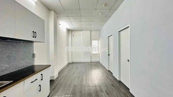 CĂN HỘ 2 PHÒNG NGỦ 50M2 - THANG MÁY - NGAY CV HOÀNG VĂN THỤ