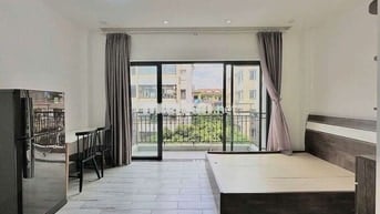 Phòng ban công siêu đẹp rộng full nt khu vip Tân Bình