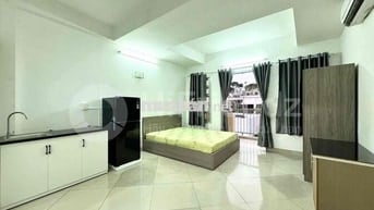 🔥PHÒNG BAN CÔNG THANG MÁY FULL NỘI THẤT GIÁ RẺ QUẬN 10 GẦN ĐH UEH✅