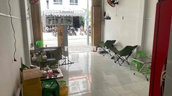 Mặt Bằng 64m2, có phòng ở lại. đường 3 ( đối diện cc bông sao), phường