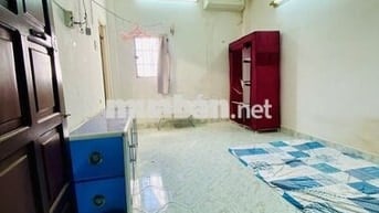 Phòng trọ nữ NVVP 18 m2 WC riêng hẻm rộng 8m Phú Nhuận gần chợ sân bay