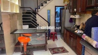 Cho thuê nhà nguyên căn  3PN Cách Mạng Tháng 8