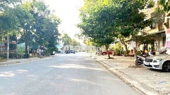 CHO THUÊ NHÀ SHOPHOUSE MẶT TIỀN CC HỒNG LOAN. 4TR.55mv. 1pn.