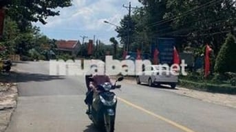 Đất mặt tiền đường huyện 32m sổ sẳn 500m2 thổ cư  giá 450tr