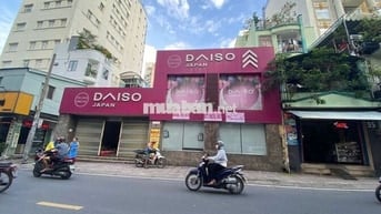 NGANG 16M - 2 TẦNG MẶT TIỀN NGANG LỚN HIẾM HOI TẠI TRUNG TÂM Q1 Q3