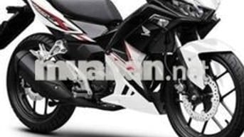 xe winer x v4 màu đen trắng