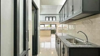 khai trương căn hộ duplex ban công cửa sổ trời gần đh Văn Lang