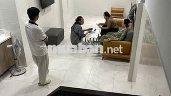 nhÀ NC 2PN Bến Vân Đồn gần Khánh Hội cầu Camettle đh Ng Tất Thành q4