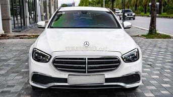Mercedes E200 Exclusive 2022 V1 Trắng Nâu 30.000km