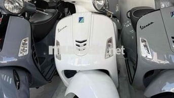Vespa GTS 2019 trắng zin chính chủ công chứng liên