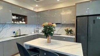 Đi nước ngoài cho thuê rẻ Biet Thự MT Hoa Đào 8x18m, 5 tầng